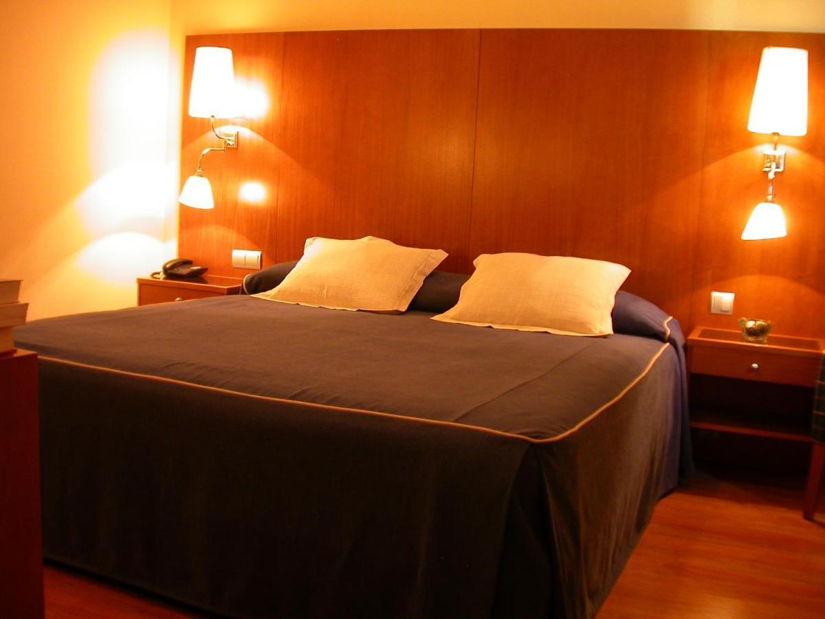 Hotel Galaico Collado Villalba Zimmer foto
